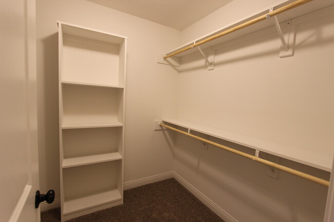 Building Photo - 721 Promenade Dr