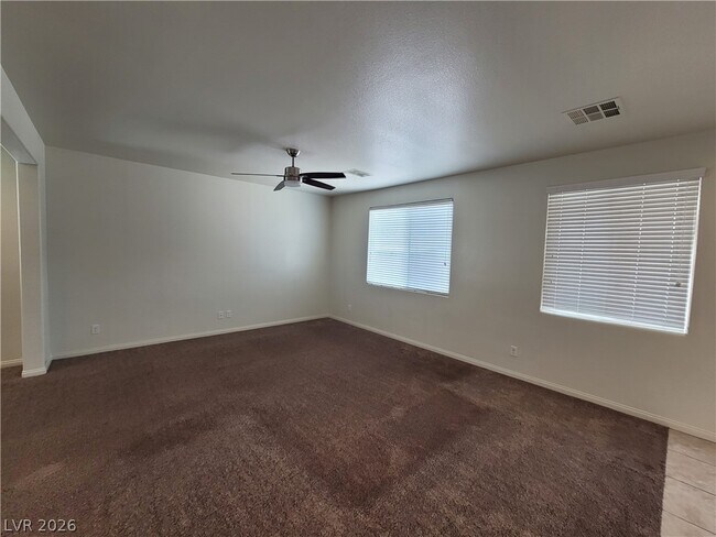 Building Photo - 2409 W Gilmore Ave