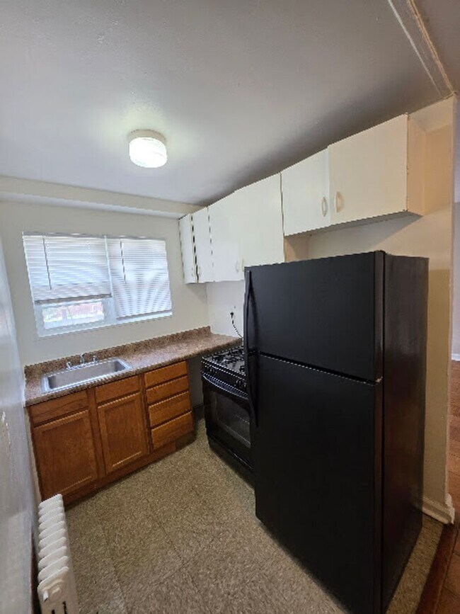 Interior Photo - 136 KENILWORTH AVE NE