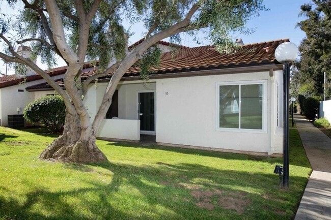 Building Photo - 2425 Cranston Dr