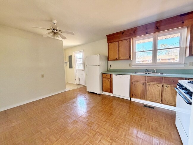 Building Photo - 3 Bedroom Brick Rancher in North Chesterfield