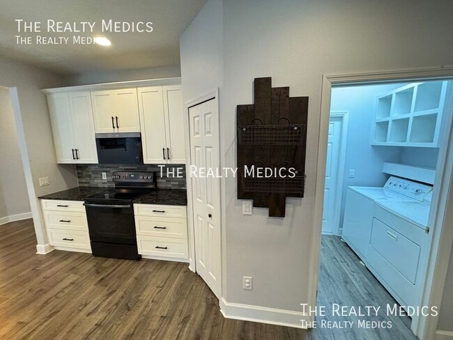 Building Photo - 2938 Daybreak Dr