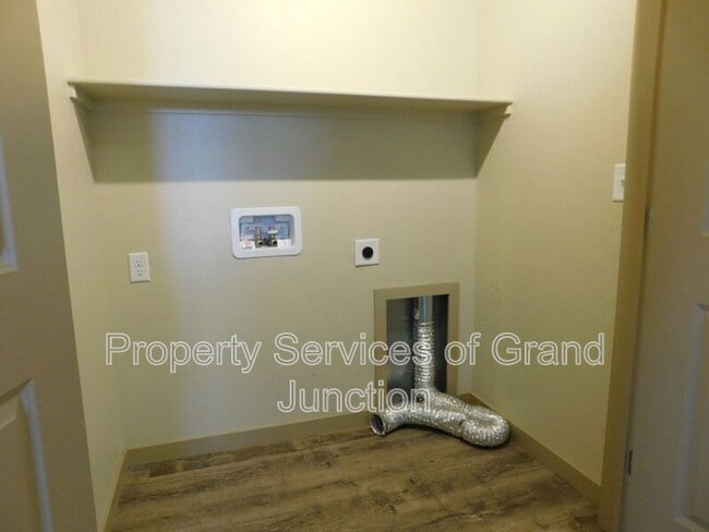 Building Photo - 592 Treviso Ct