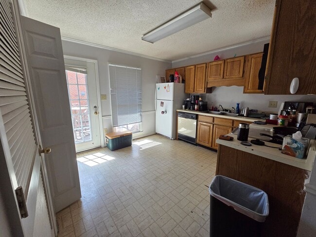 Building Photo - Lumpkin Square Apartments