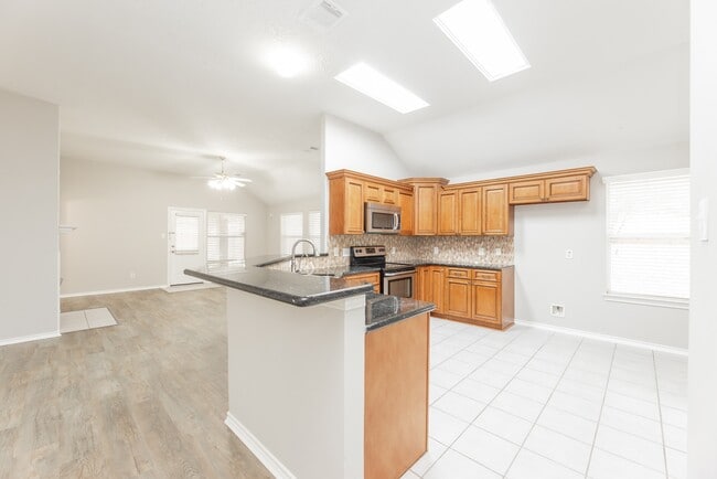 Building Photo - 24502 Drakefield Ct