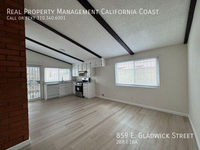 Building Photo - 859 E Gladwick St