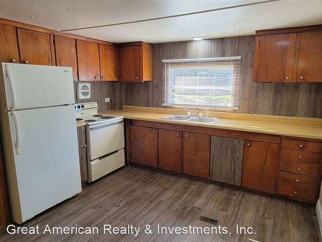Building Photo - 3670 E Squaw Valley Dr