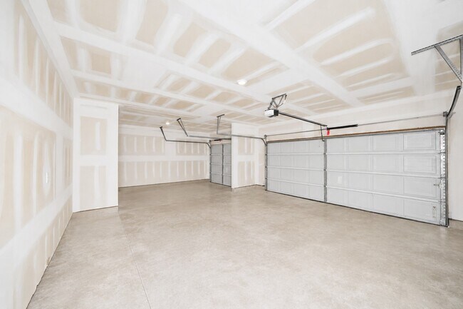 Building Photo - 8007 Lehman Rd