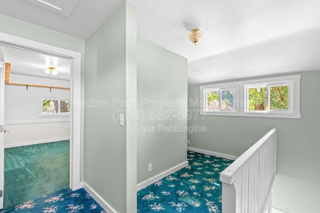 Building Photo - 17778 E Canary Creek Rd