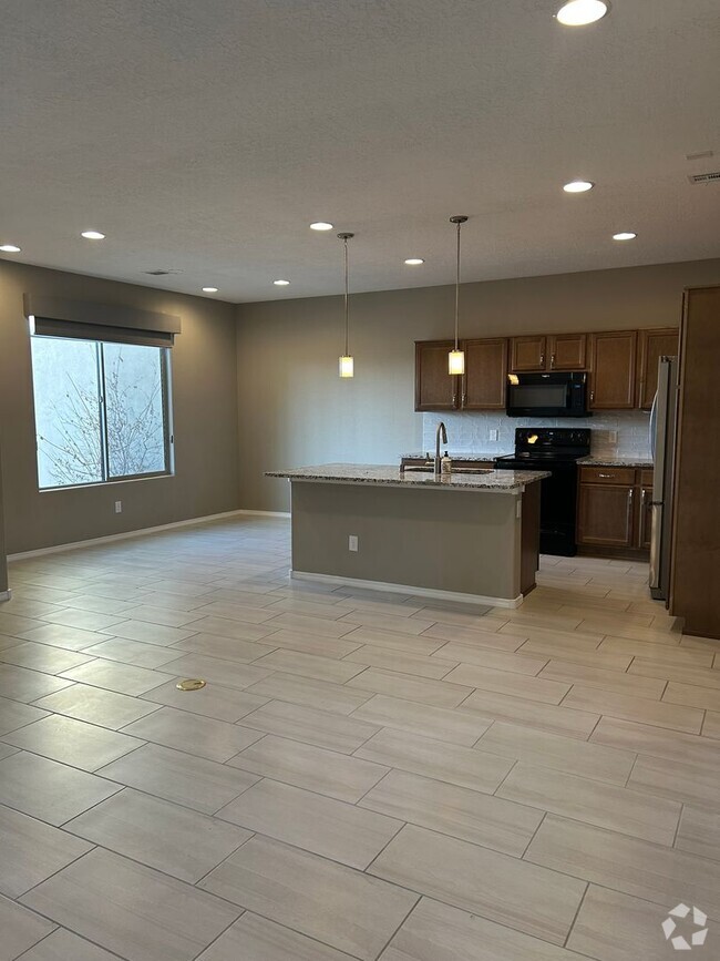 Building Photo - 5021 Wheeler Ln