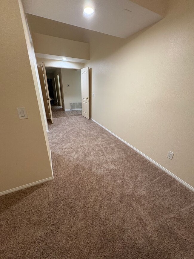 Building Photo - Beautiful Single-Story 3 Bedroom, 2 bath Home with Solar in Desirable East Highlands Ranch!