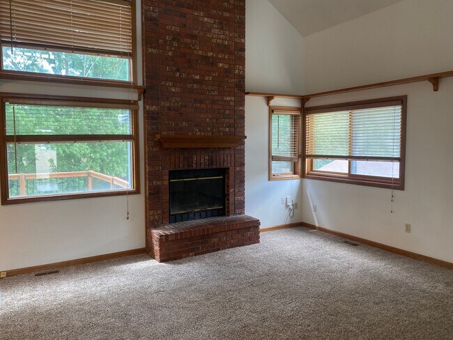 Building Photo - Desirable Westlake 4 Bedroom with Finished Basement, RV Parking & Mountain Views
