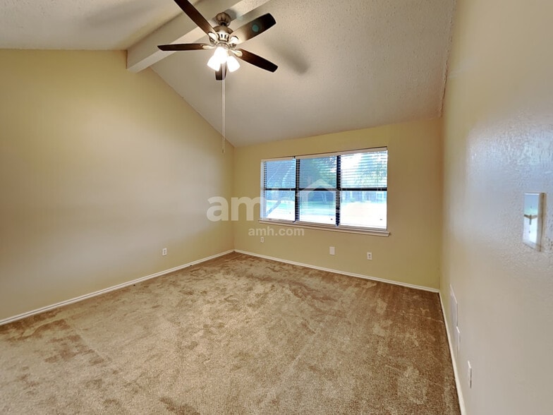 Building Photo - 3717 Flagstone Ave