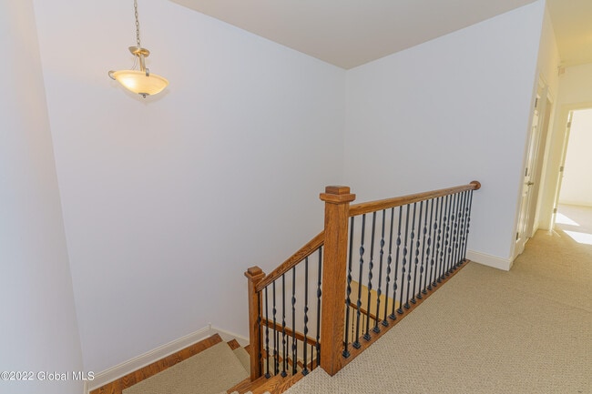 Building Photo - 502 Valley Pointe Dr