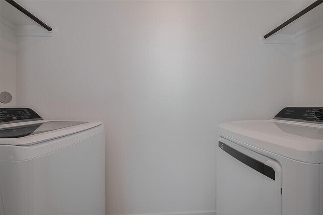 Building Photo - 6866 Lantana Leaf Ln