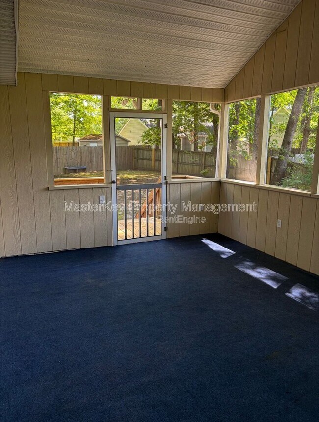 Building Photo - 1401 Ravensthorpe Dr