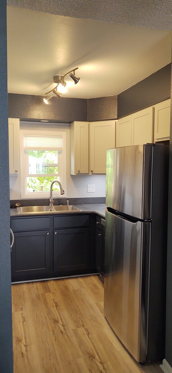 Building Photo - 1516 Taft Ave