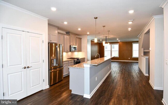 Building Photo - 20739 Heron Landing Dr