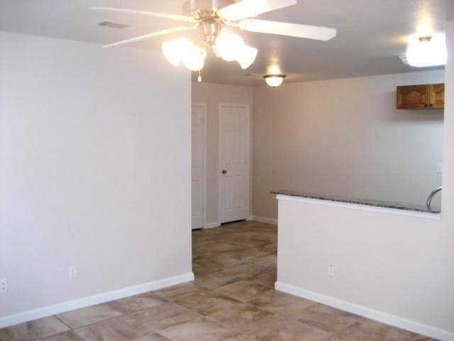 Building Photo - 717 Claremont Pkwy