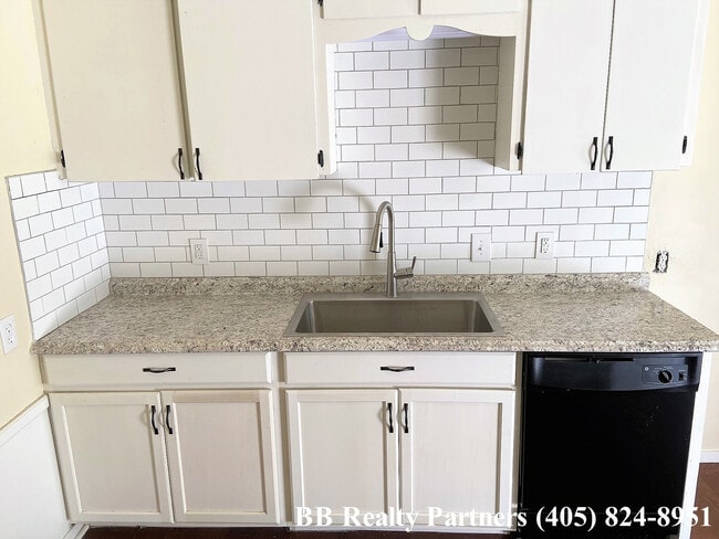 Building Photo - 3528 E 29th St