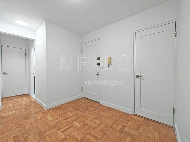 Building Photo - 100 Remsen St