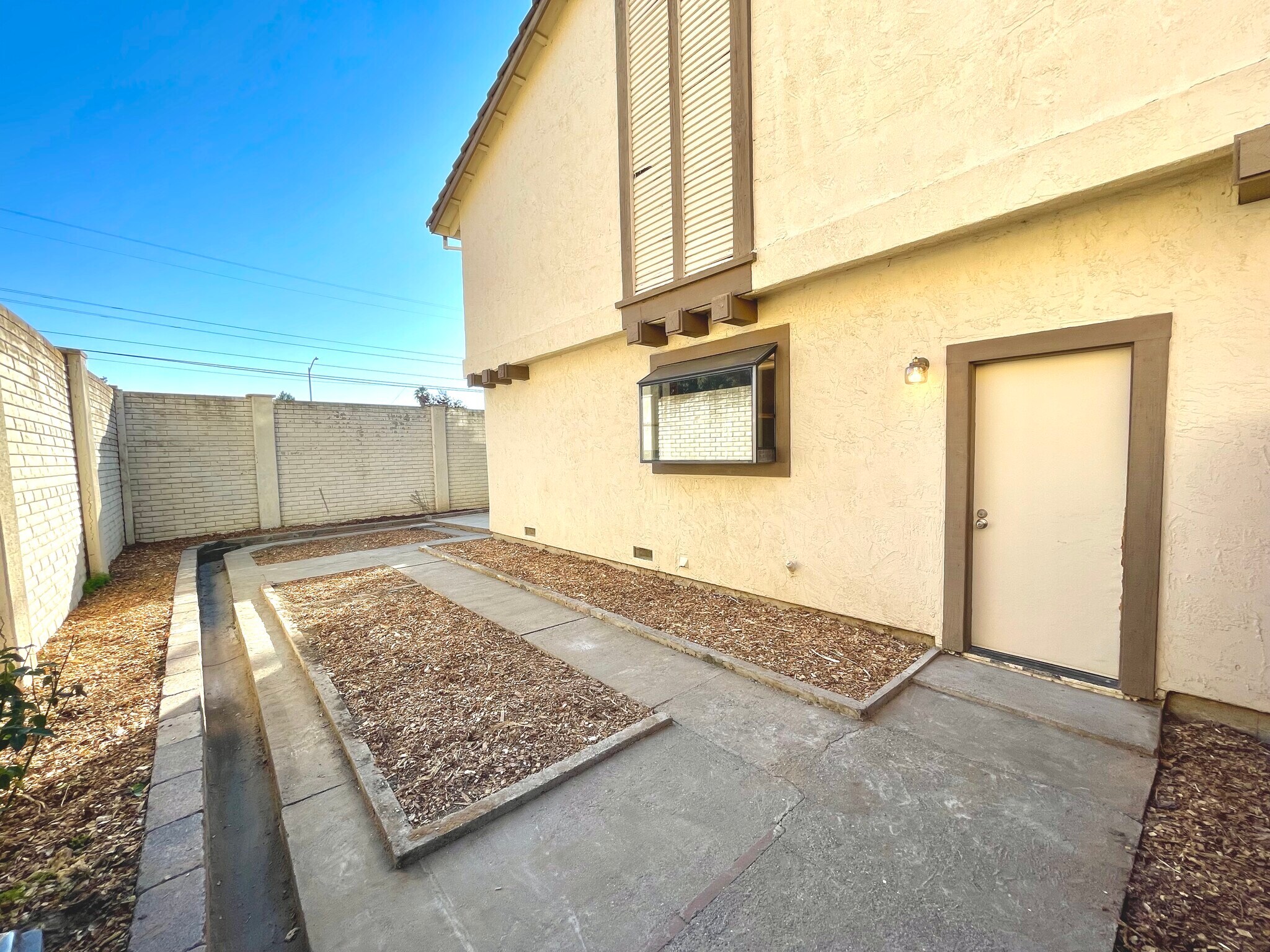 Building Photo - 63 Gazania Ter