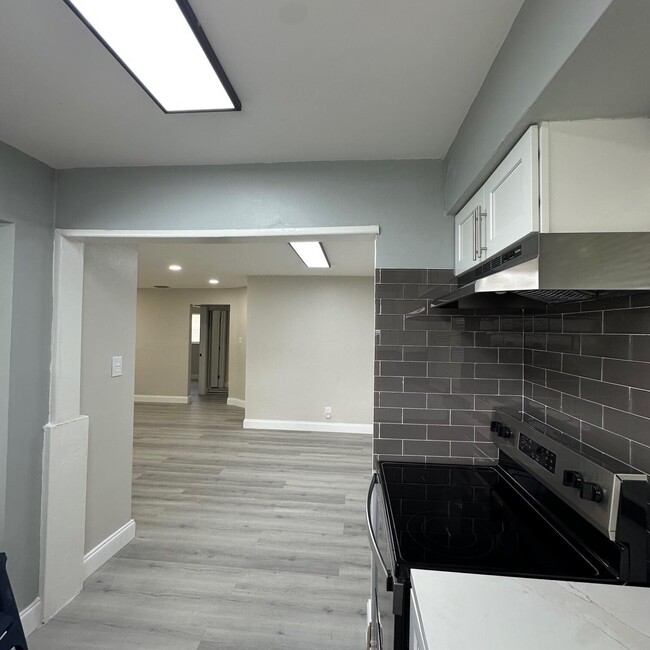 Building Photo - 3620 NW 9th St