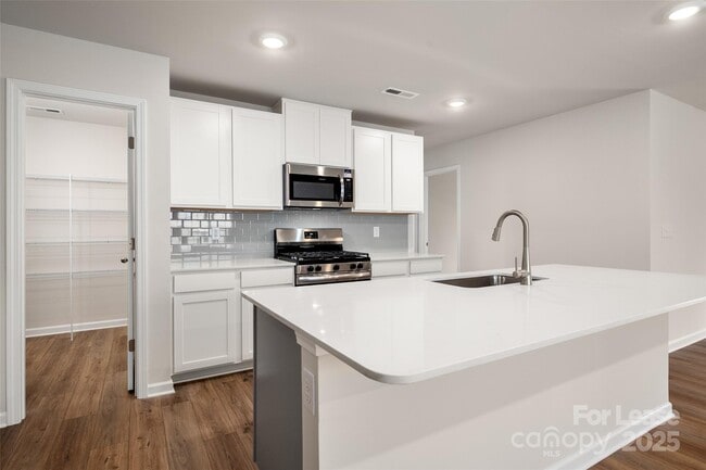 Building Photo - 108 Rock Ave