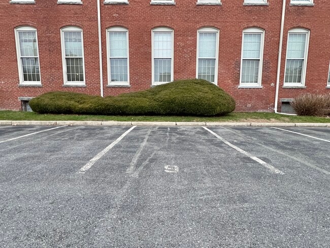 Building Photo - 35 Riverwalk Way