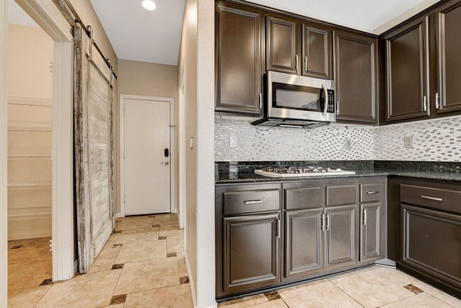 Building Photo - 4 bedroom cul-de-sac home in Henderson!