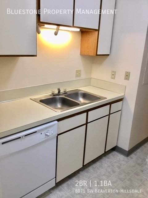 Building Photo - Two Bedroom w/ Washer & Dryer in unit