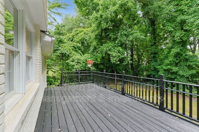 Building Photo - 7016 Wannamaker Ln