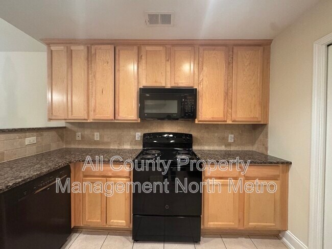 Building Photo - 2325 Chimney Cottage Cir NE