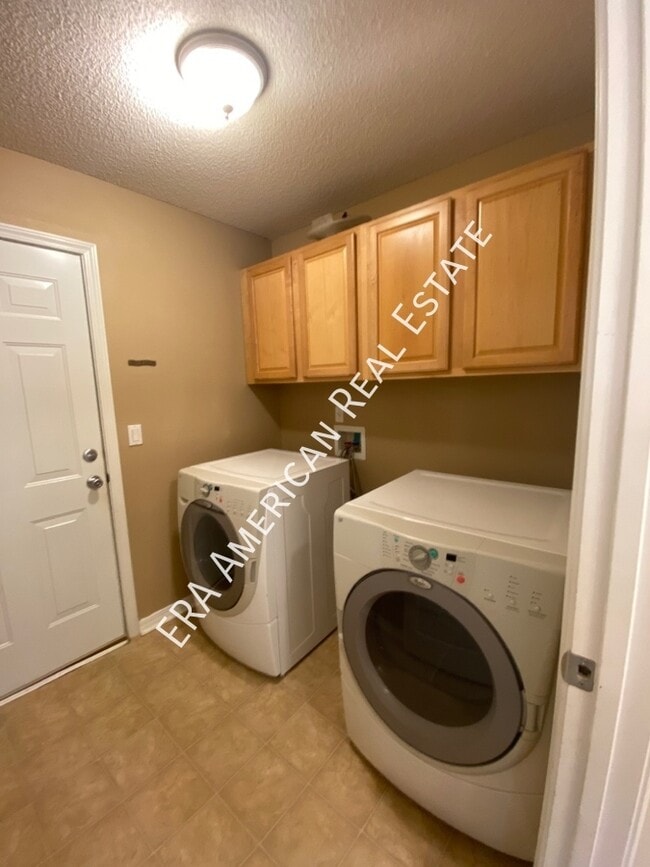 Building Photo - 1922 Everglades Dr