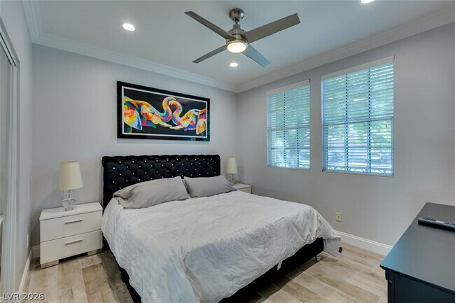 Building Photo - 5056 Shadow Palm Ct