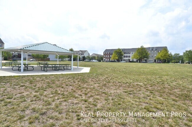 Building Photo - 42687 Latrobe St