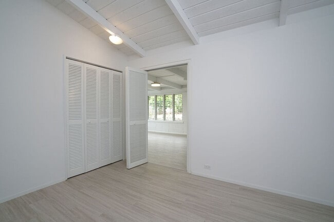 Building Photo - 735 Kapulena Loop