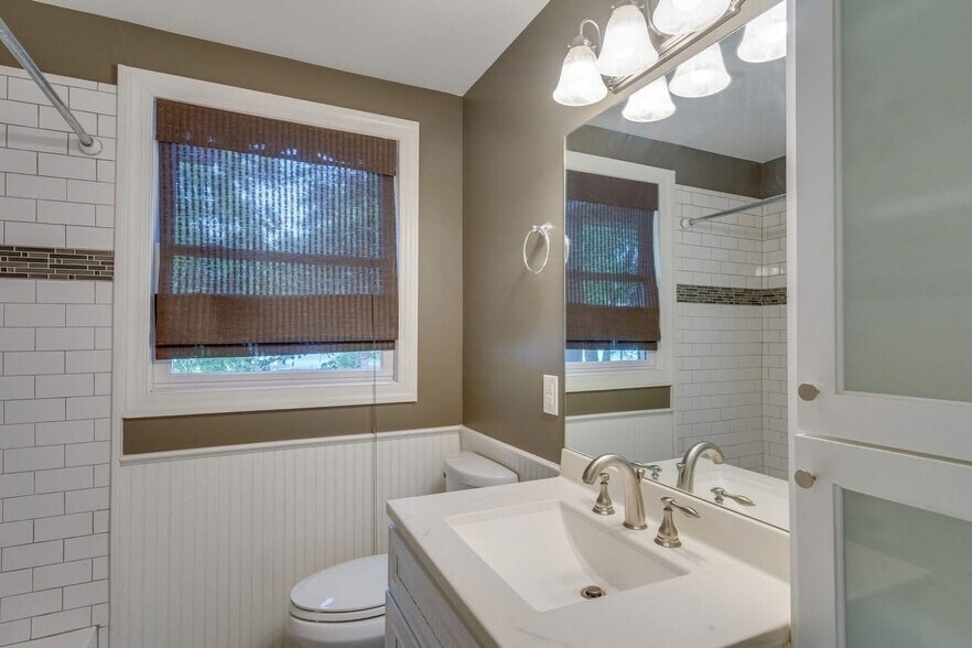 Building Photo - 6104 Nashua Ave