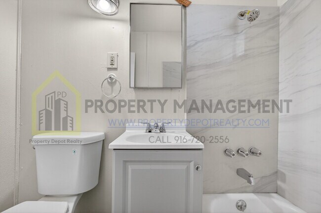 Building Photo - 302 Chennault Ct