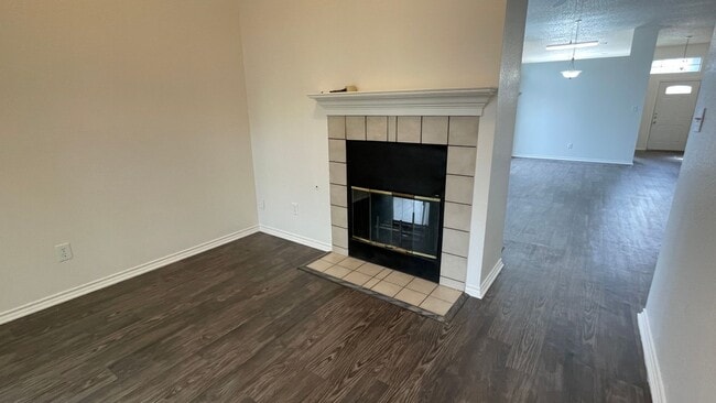 Building Photo - Nice Single Story in Waterford Oaks-Cedar Hill