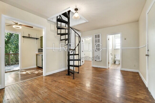 Building Photo - 710 Rubel Ave