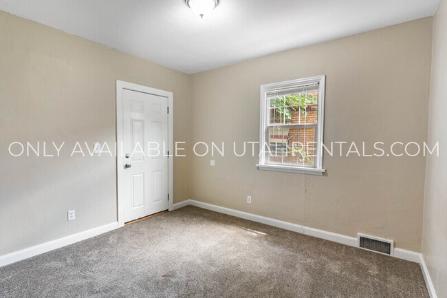 Building Photo - 611 E 350 N