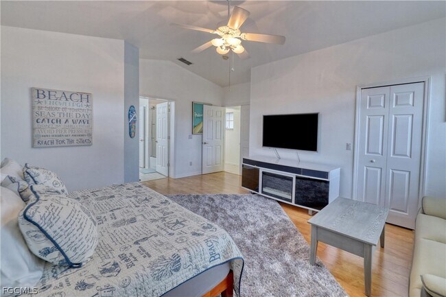 Building Photo - 14561 Glen Cove Dr