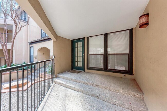 Building Photo - 2110 Rio Grande St