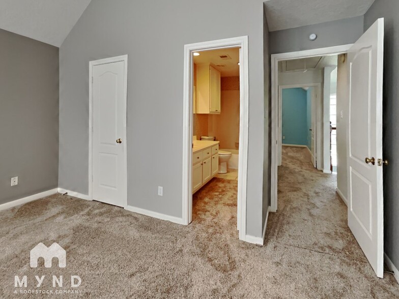Building Photo - 1306 Silverleaf Dr