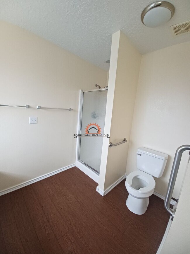 Building Photo - 4624 Sandstone Dr