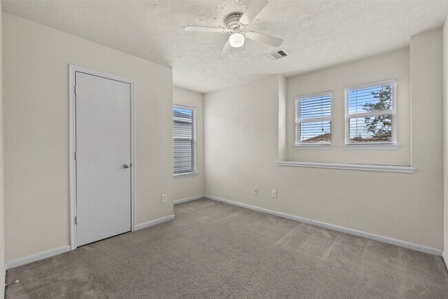 Building Photo - 20742 Fair Castle Dr