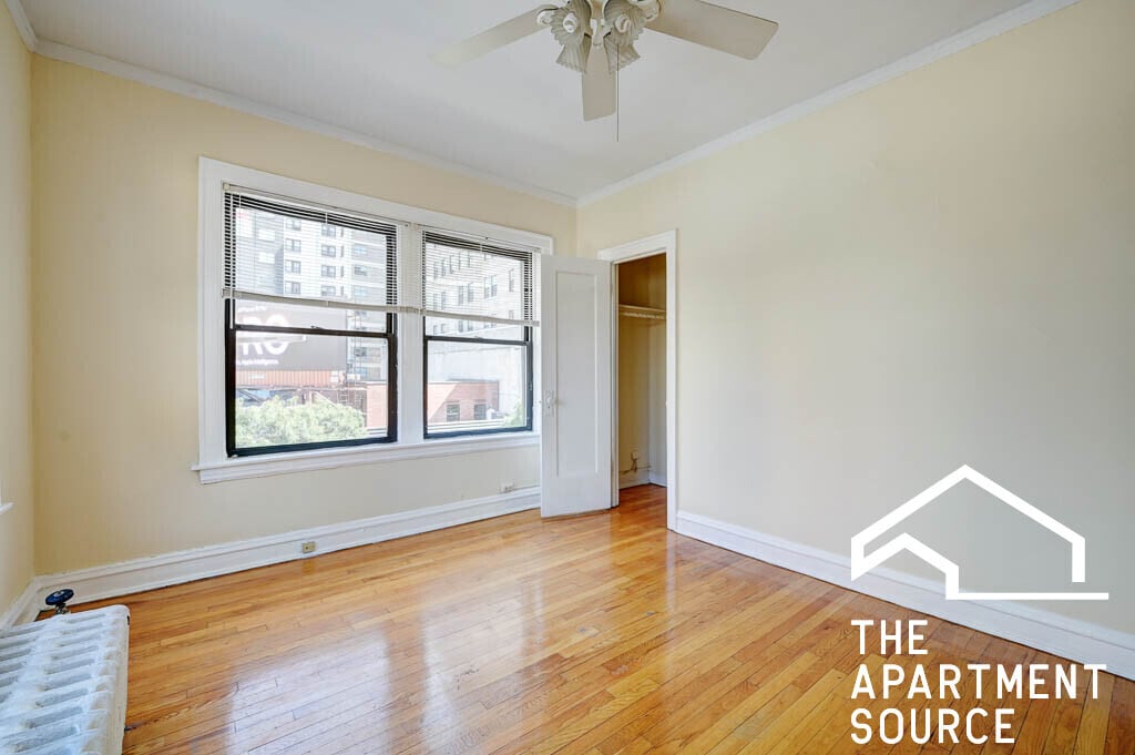 Building Photo - 1154 N Dearborn St