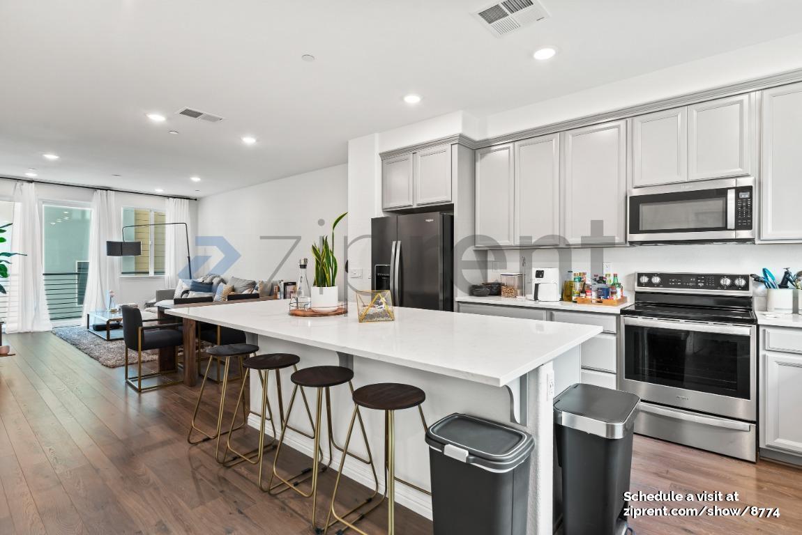 Building Photo - 641 Toby Ct