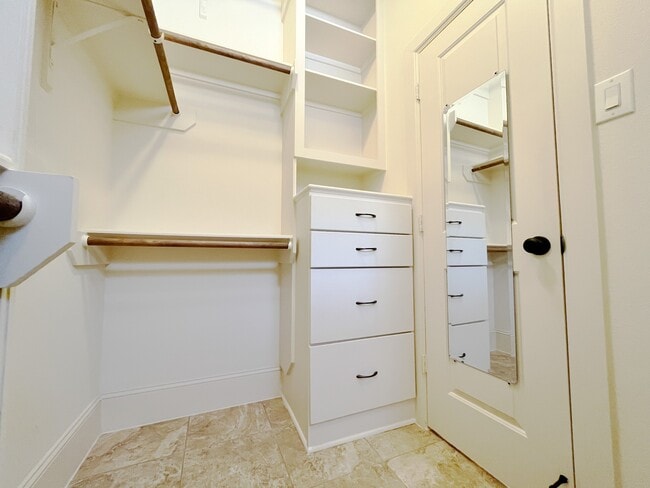 Building Photo - 5207 Gibson St